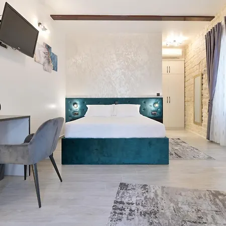 Luxury 