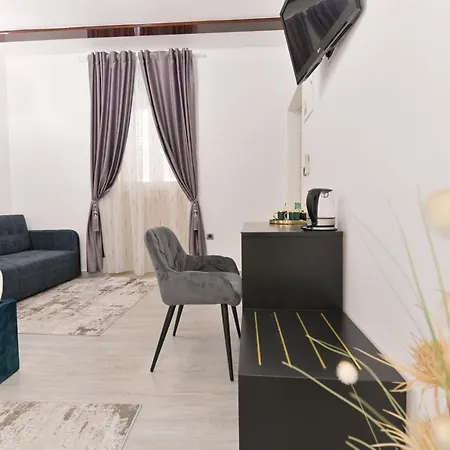 Πανσιόν Luxury 