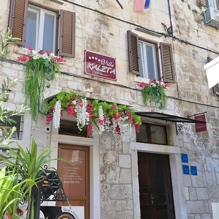 Πανσιόν Luxury 